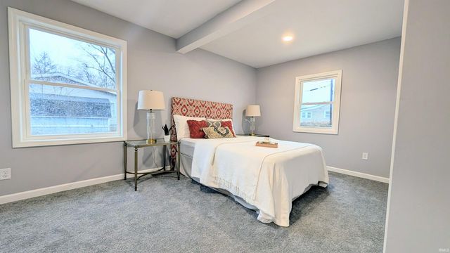 19219 Hamilton Street, South Bend, IN 46637