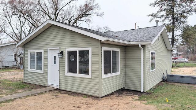 19219 Hamilton Street, South Bend, IN 46637