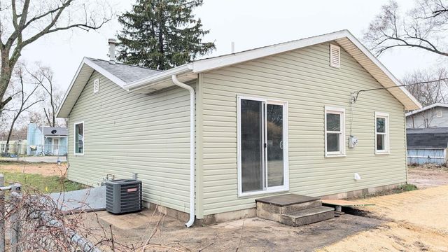 19219 Hamilton Street, South Bend, IN 46637