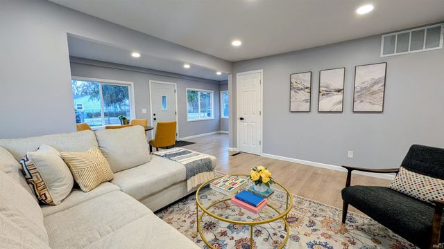 19219 Hamilton Street, South Bend, IN 46637