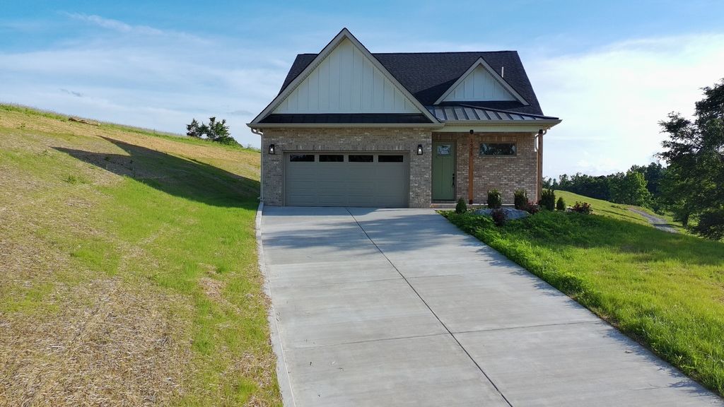 2953 Wixtown Rd, Westmoreland, TN 37186
