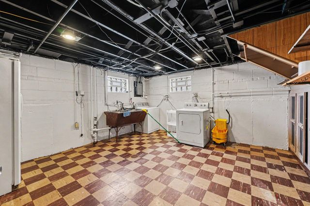 2111 Stanton Avenue, Whiting, IN 46394