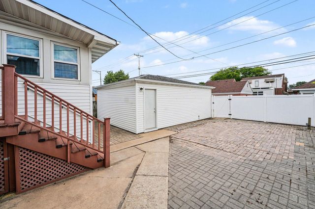 2111 Stanton Avenue, Whiting, IN 46394