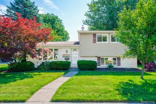 11860 Riverside Drive, Plymouth Charter Township, MI 48170