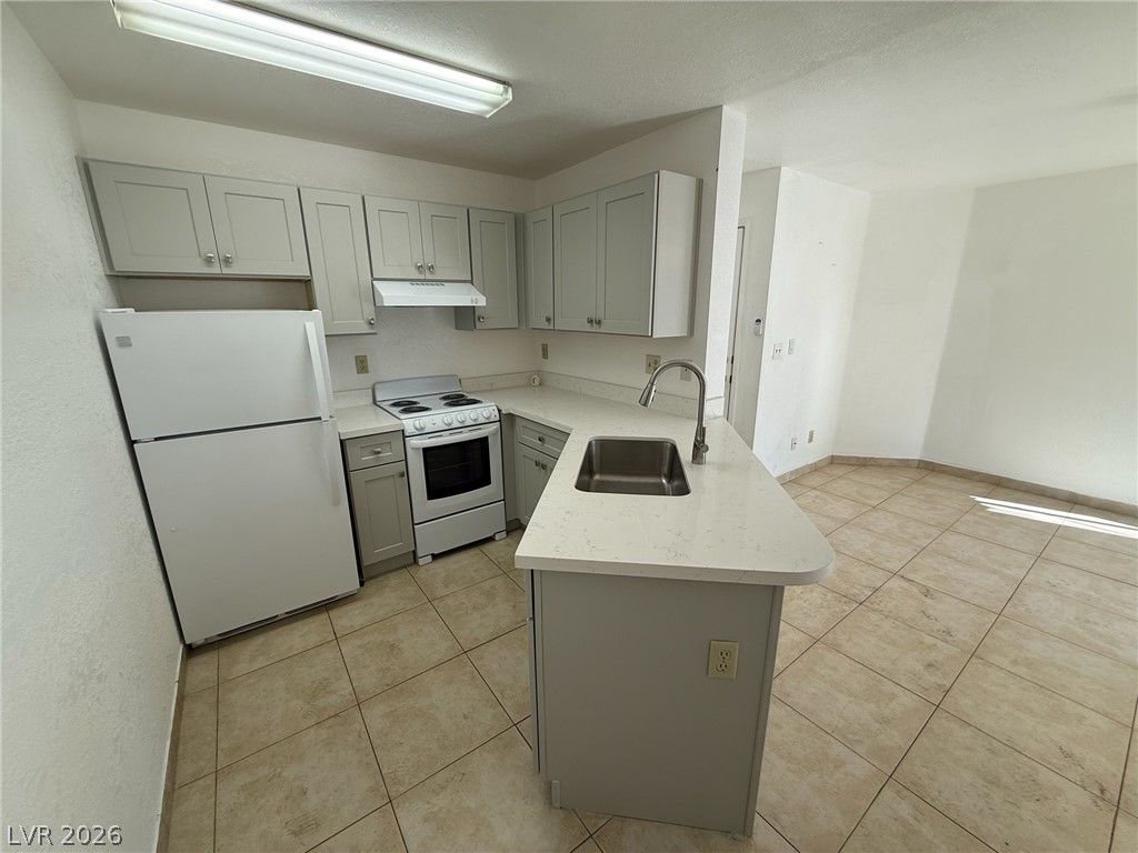 440 Elm Drive 103, Las Vegas, NV 89169 — photo 2