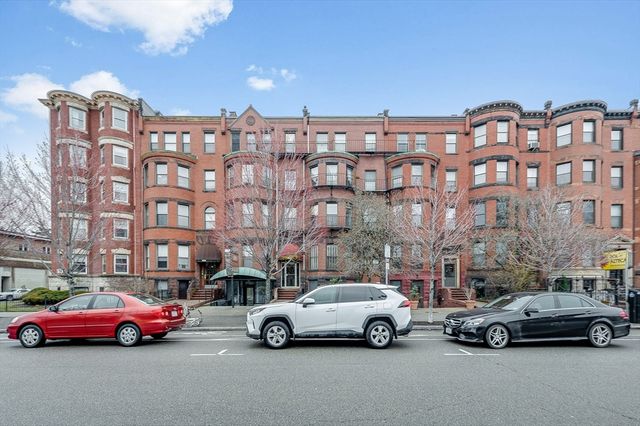 922 Beacon St 24, Boston, MA 02215