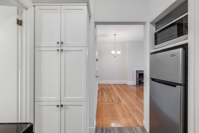 922 Beacon St 24, Boston, MA 02215