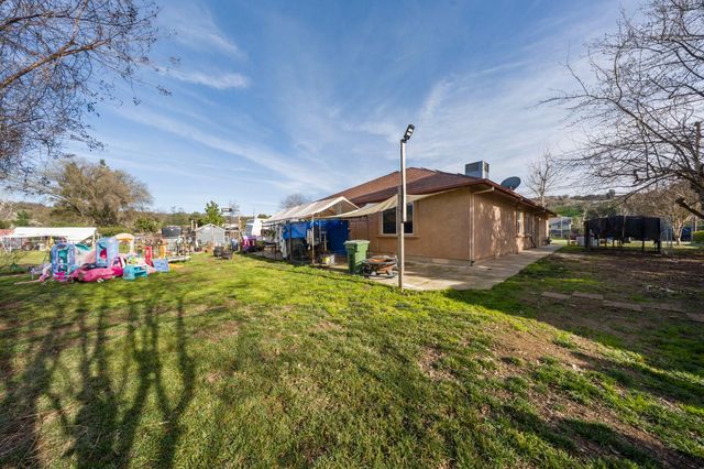 2776 Dunn Rd, Valley Springs, CA 95252
