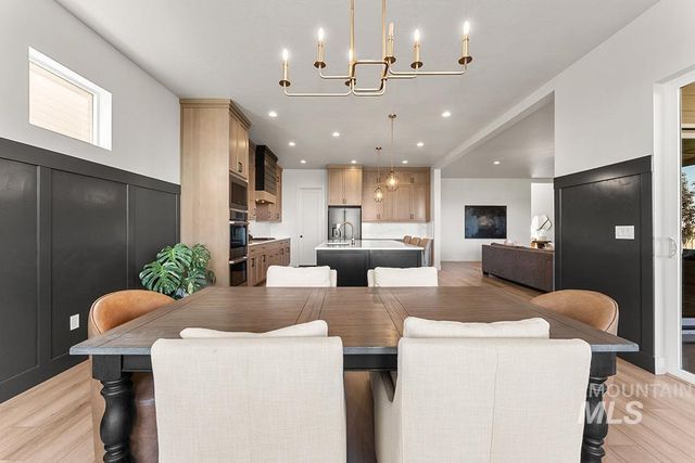 2964 E Parulo Dr, Meridian, ID 83642