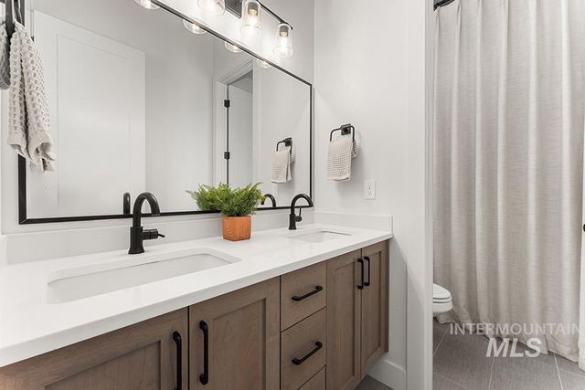 2964 E Parulo Dr, Meridian, ID 83642