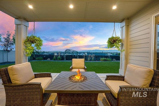 2964 E Parulo Dr, Meridian, ID 83642