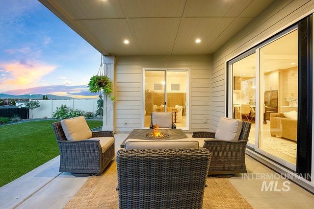2964 E Parulo Dr, Meridian, ID 83642