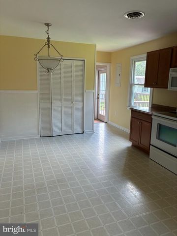 13910 COUNTRYSIDE DR, Maugansville, MD 21767