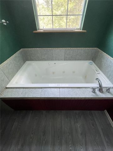 80 County Road 2560, Eureka Springs, AR 72631