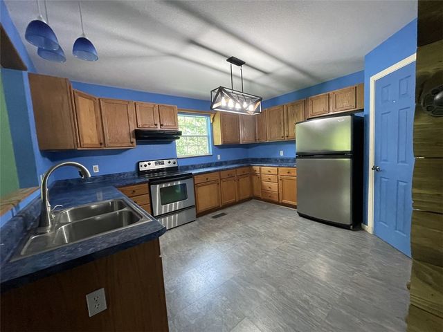 80 County Road 2560, Eureka Springs, AR 72631