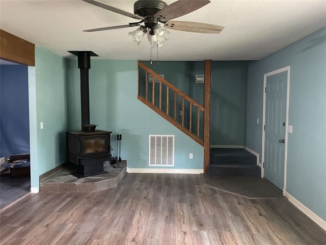 80 County Road 2560, Eureka Springs, AR 72631