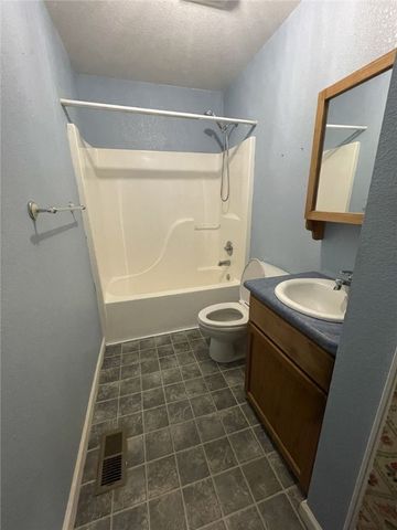 80 County Road 2560, Eureka Springs, AR 72631