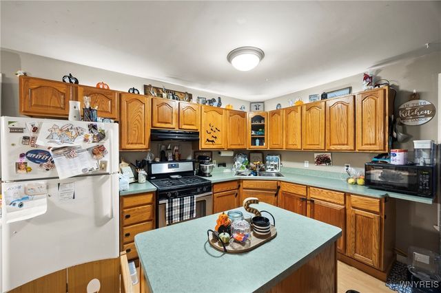 8796 State Road, Colden, NY 14033