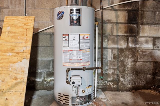 8796 State Road, Colden, NY 14033