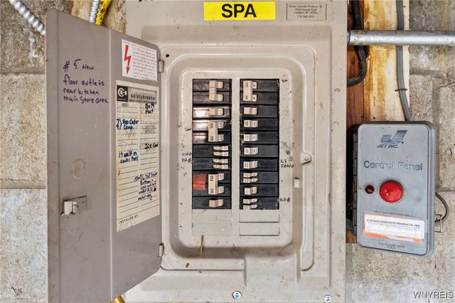 8796 State Road, Colden, NY 14033