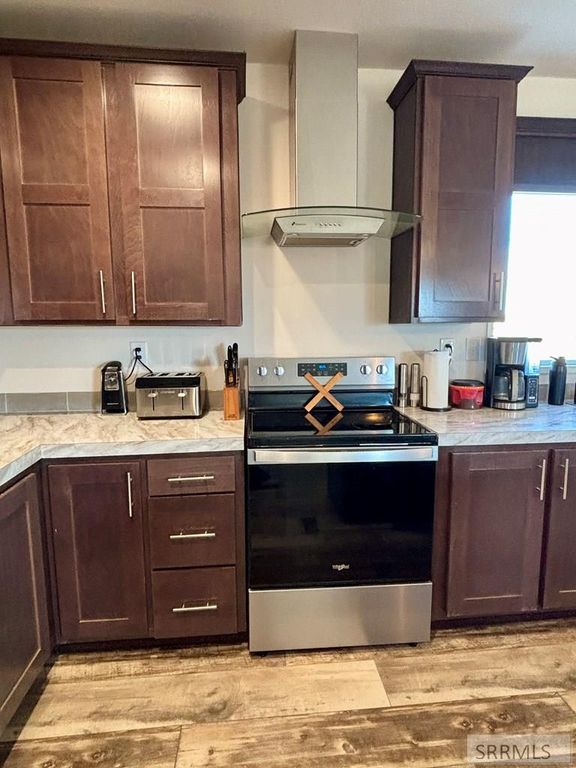 Image 12 of property listing at 2987 E 550 N, St Anthony, ID 83445