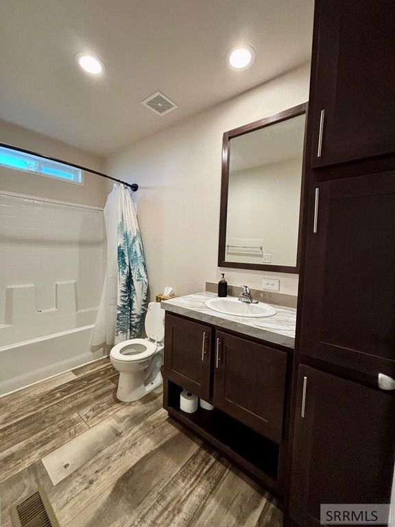 Image 27 of property listing at 2987 E 550 N, St Anthony, ID 83445