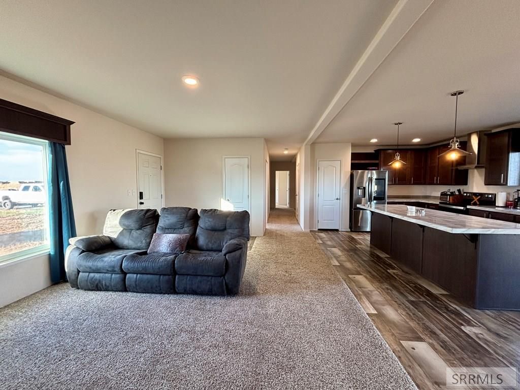 Image 6 of property listing at 2987 E 550 N, St Anthony, ID 83445