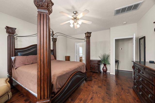 6719 Latchmore Lane, Houston, TX 77049