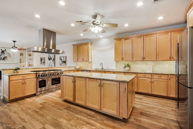 729 Silverthorne Trail, Highland Village, TX 75077