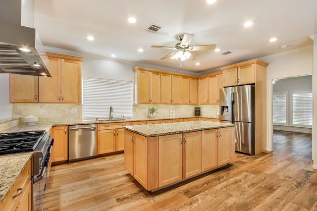 729 Silverthorne Trail, Highland Village, TX 75077
