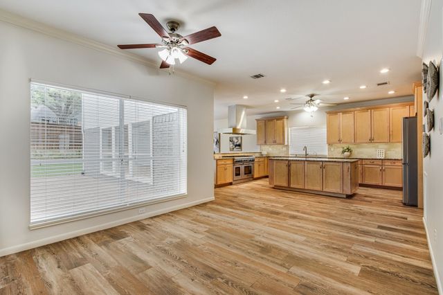 729 Silverthorne Trail, Highland Village, TX 75077