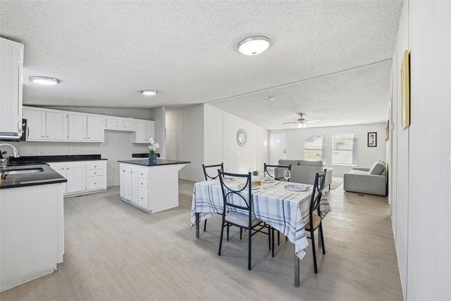 296 Oakley Circle, Weatherford, TX 76085