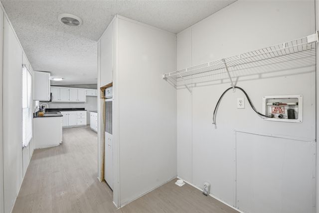 296 Oakley Circle, Weatherford, TX 76085