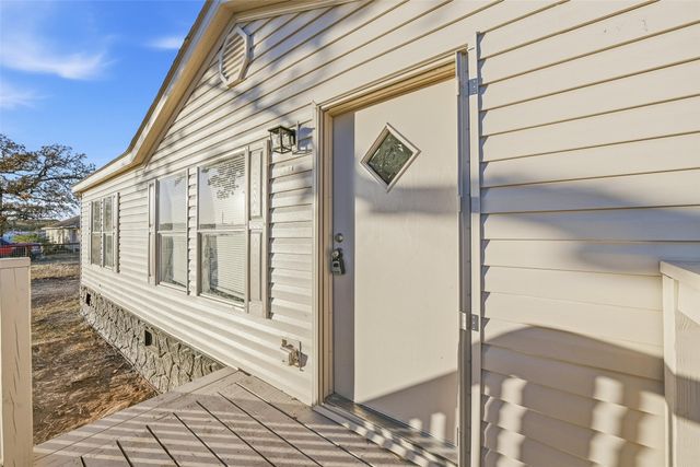 296 Oakley Circle, Weatherford, TX 76085