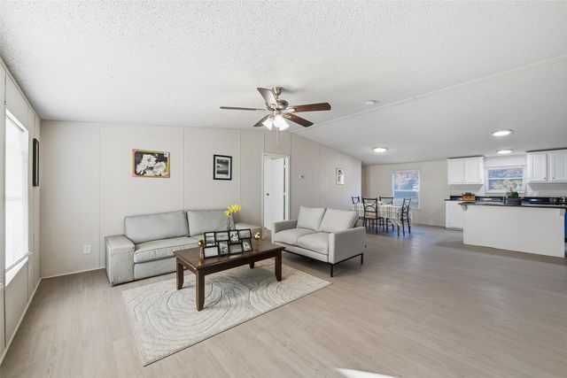 296 Oakley Circle, Weatherford, TX 76085