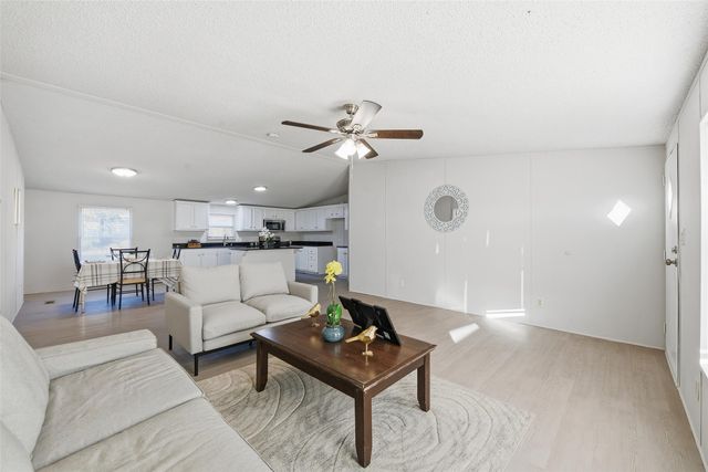 296 Oakley Circle, Weatherford, TX 76085