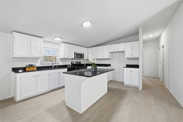 296 Oakley Circle, Weatherford, TX 76085