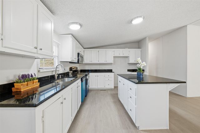 296 Oakley Circle, Weatherford, TX 76085