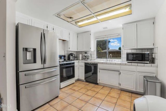 327 Wynn Court, Thousand Oaks, CA 91362