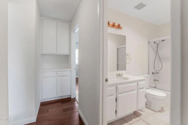 327 Wynn Court, Thousand Oaks, CA 91362