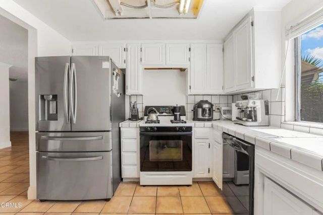 327 Wynn Court, Thousand Oaks, CA 91362