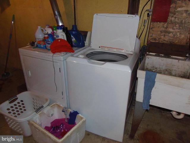 16 CHURCHILL RD, Cherry Hill, NJ 08034