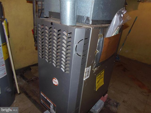 16 CHURCHILL RD, Cherry Hill, NJ 08034