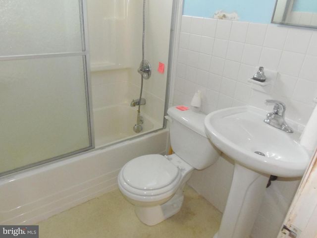 16 CHURCHILL RD, Cherry Hill, NJ 08034