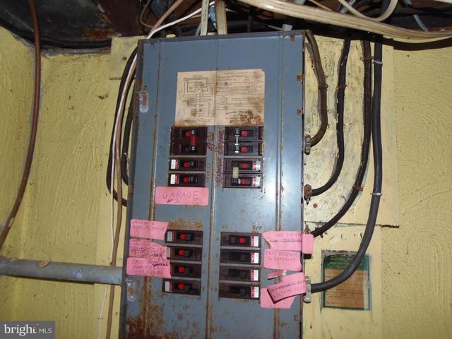 16 CHURCHILL RD, Cherry Hill, NJ 08034