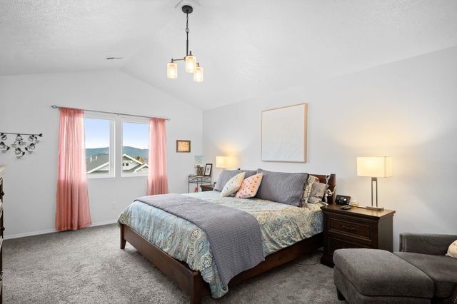 18224 E Selkirk Estates Rd, Greenacres, WA 99016