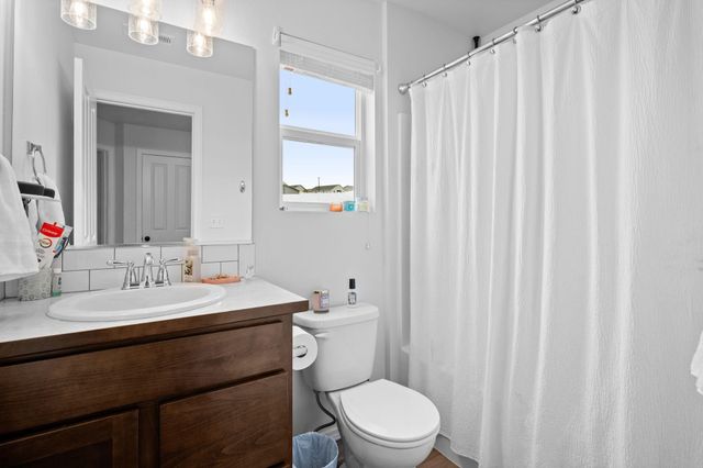 18224 E Selkirk Estates Rd, Greenacres, WA 99016