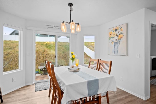 18224 E Selkirk Estates Rd, Greenacres, WA 99016