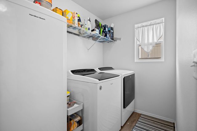 18224 E Selkirk Estates Rd, Greenacres, WA 99016