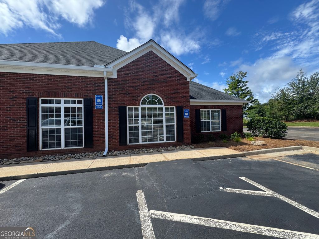 360 Corporate Center Court, Stockbridge, GA 30281